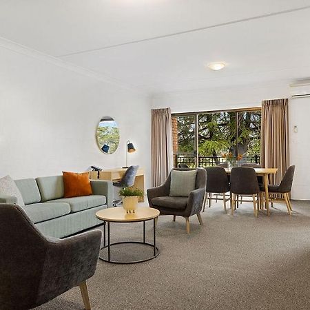 Oxley Court Serviced Apartments Canberra Eksteriør billede