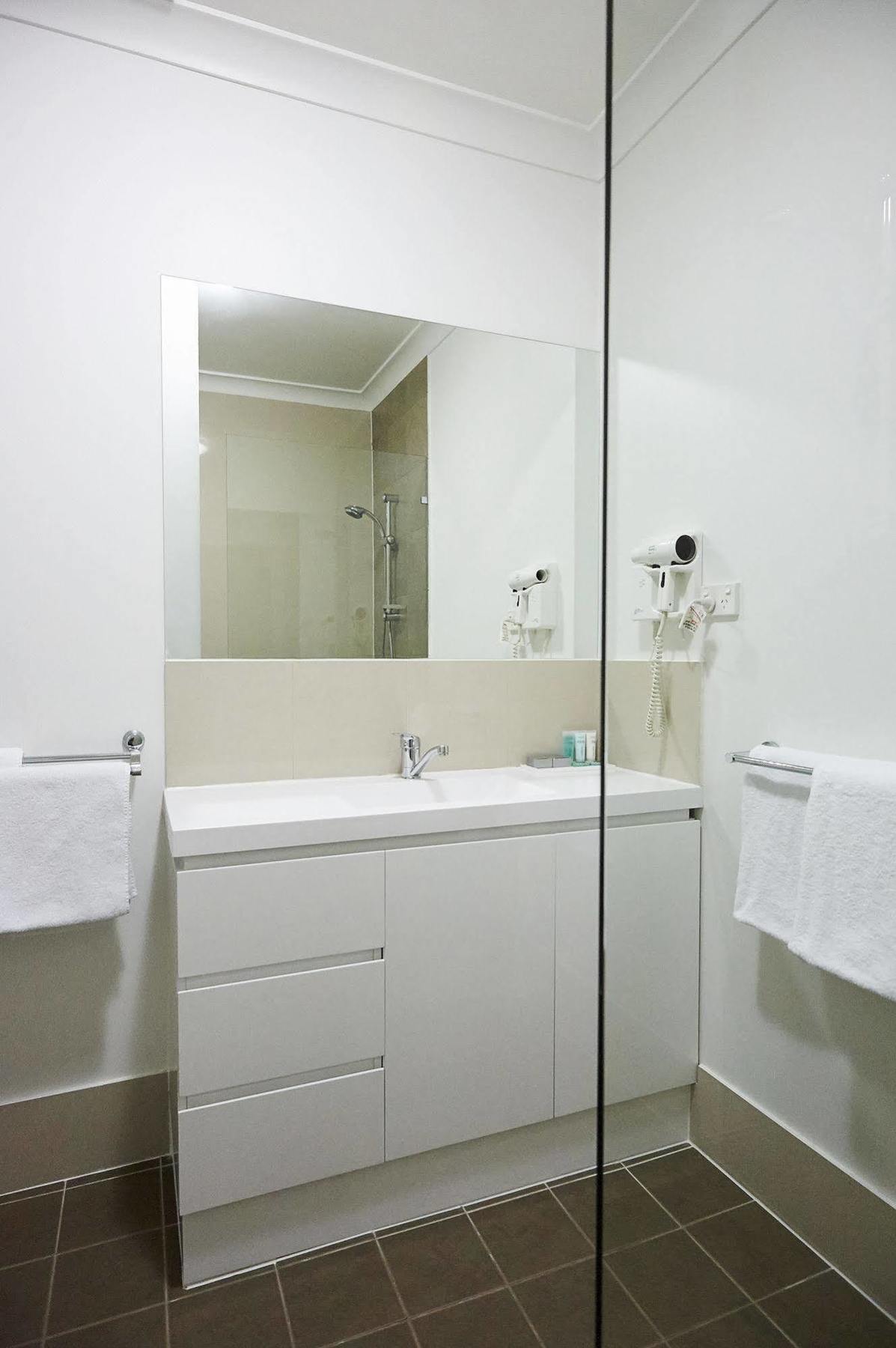 Oxley Court Serviced Apartments Canberra Eksteriør billede